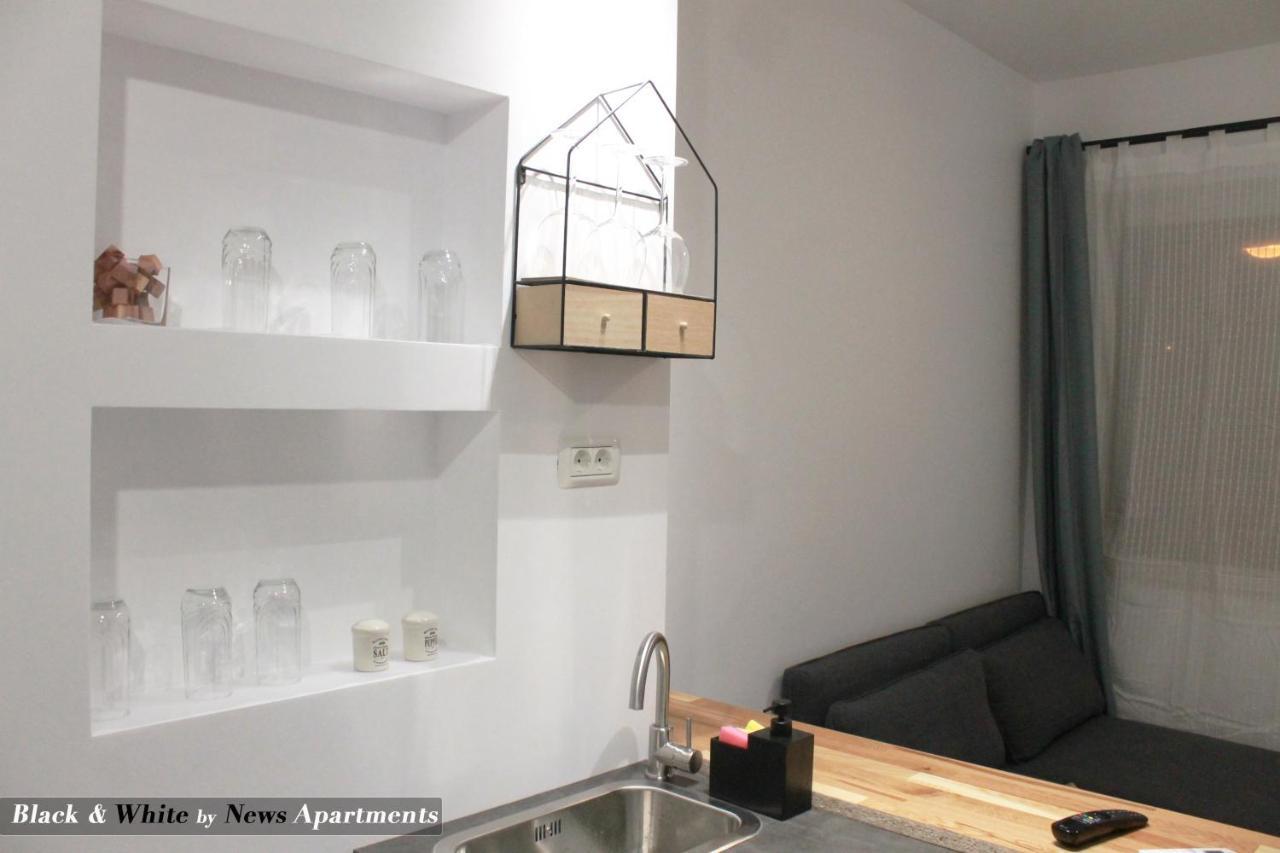 Black & White - News Apartment Bucareste Exterior foto
